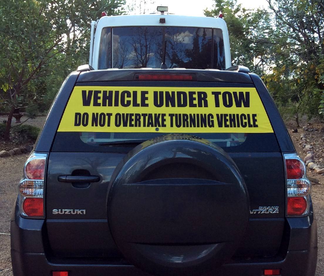 Regular Vehicle Under Tow Sign Vitara